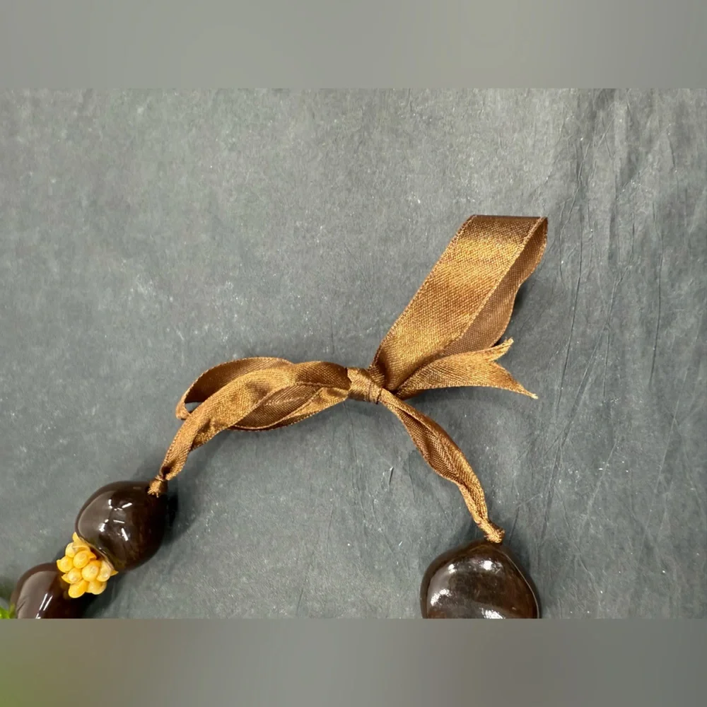EUC Kukui Shell Lei